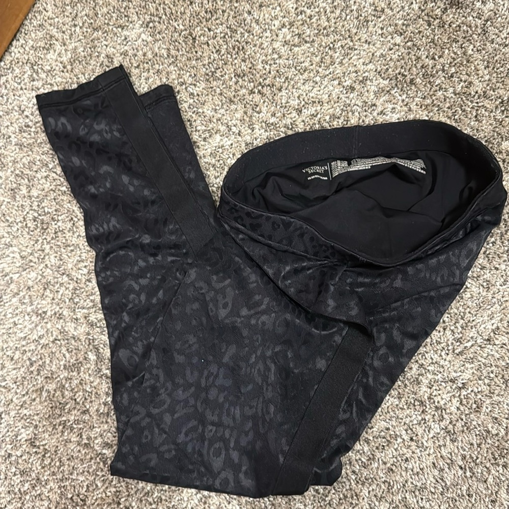 Victoria’s Secret leggings